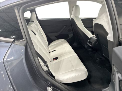 Certified 2023 Tesla Model Y Long Range AWD/4WD image 11