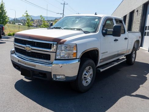 Used 2009 Chevrolet Silverado 2500 W/T AWD/4WD image 3
