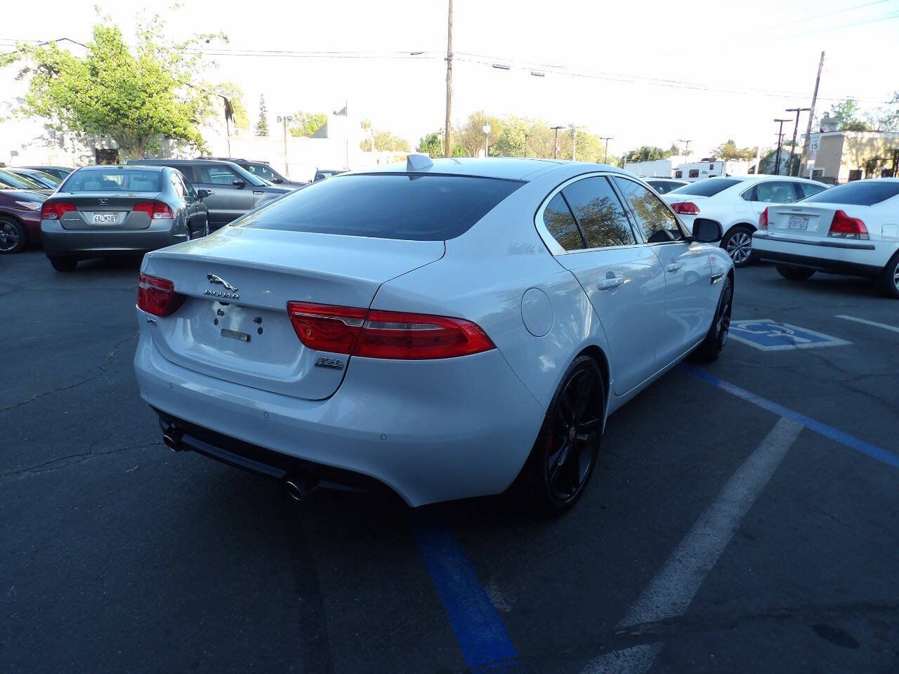 Used 2017 Jaguar XE Prestige AWD/4WD image 3