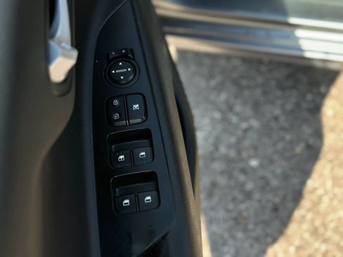 Used 2019 Kia Rio S FWD image 25