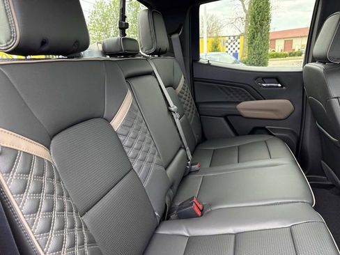 New 2026 GMC Canyon Denali image 18