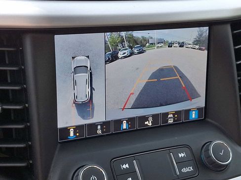 Used 2023 GMC Acadia SLT w/ Elevation Edition image 32