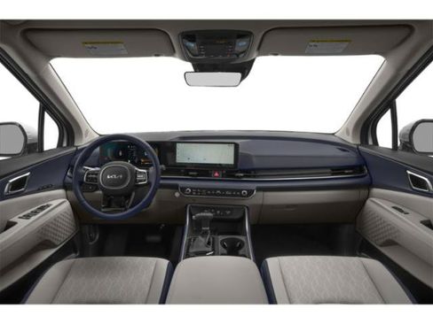 Used 2025 Kia Carnival EX FWD image 10