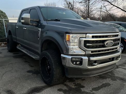 Used 2021 Ford F350 Lariat w/ Chrome Package image 3