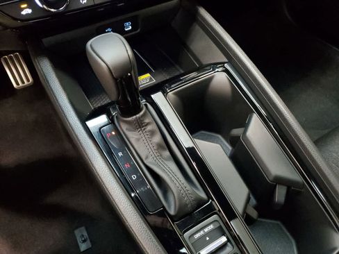 Used 2025 Honda Accord Sport image 9