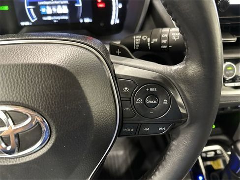 Used 2024 Toyota Corolla Cross XSE image 40