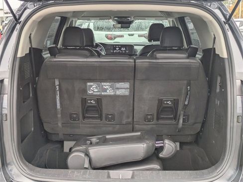Used 2023 Kia Carnival LX image 13