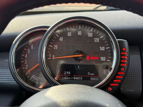 Used 2015 MINI Cooper 4-Door Hardtop FWD image 26