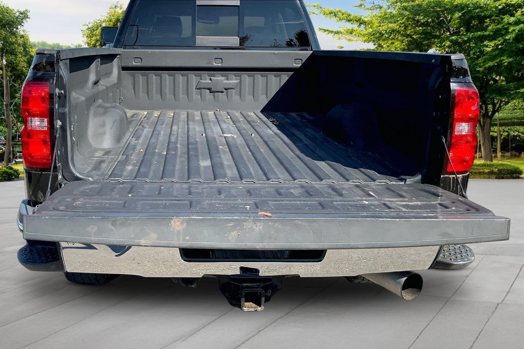 Used 2018 Chevrolet Silverado 3500 LTZ w/ Duramax Plus Package AWD/4WD image 7