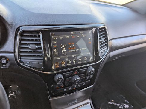 Used 2020 Jeep Grand Cherokee Altitude image 23