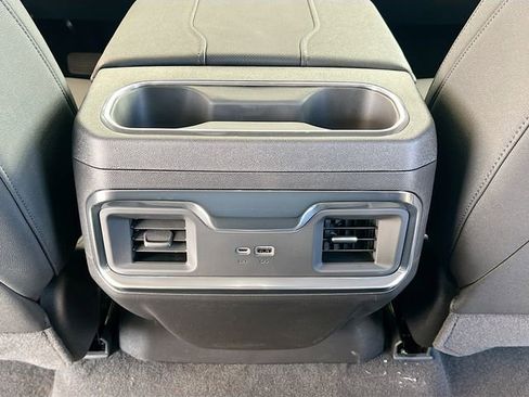 New 2026 GMC Sierra 1500 SLT image 18