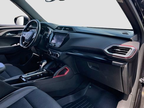Used 2021 Chevrolet TrailBlazer RS w/ Technology Package FWD image 28