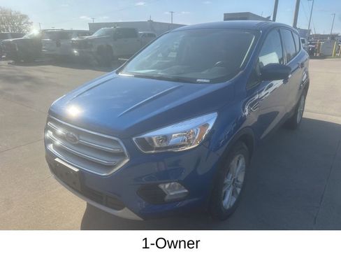 Used 2019 Ford Escape SE image 3