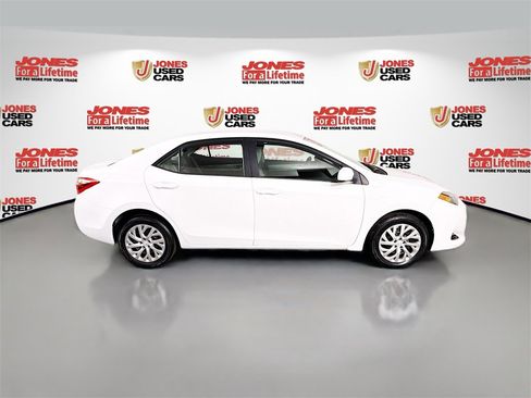 Used 2019 Toyota Corolla LE image 15