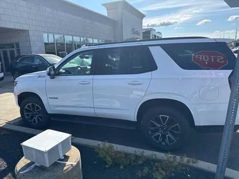 Used 2022 Chevrolet Tahoe Z71 w/ Luxury Package image 3