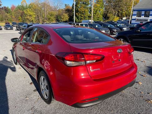 Used 2018 Kia Forte S FWD image 5