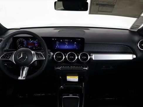 New 2026 Mercedes-Benz GLB 250 image 4