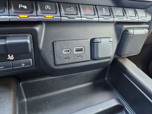 Used 2021 Chevrolet Silverado 1500 LTZ image 19