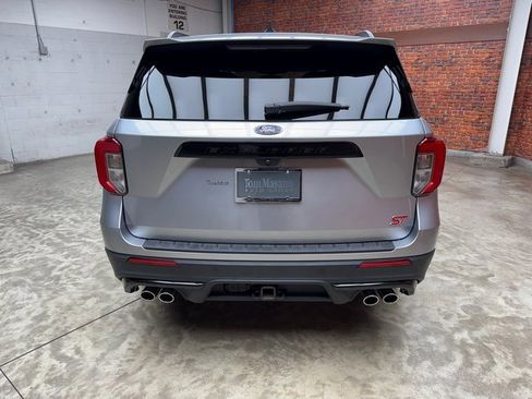 Used 2022 Ford Explorer ST w/ Equipment Group 401A image 4