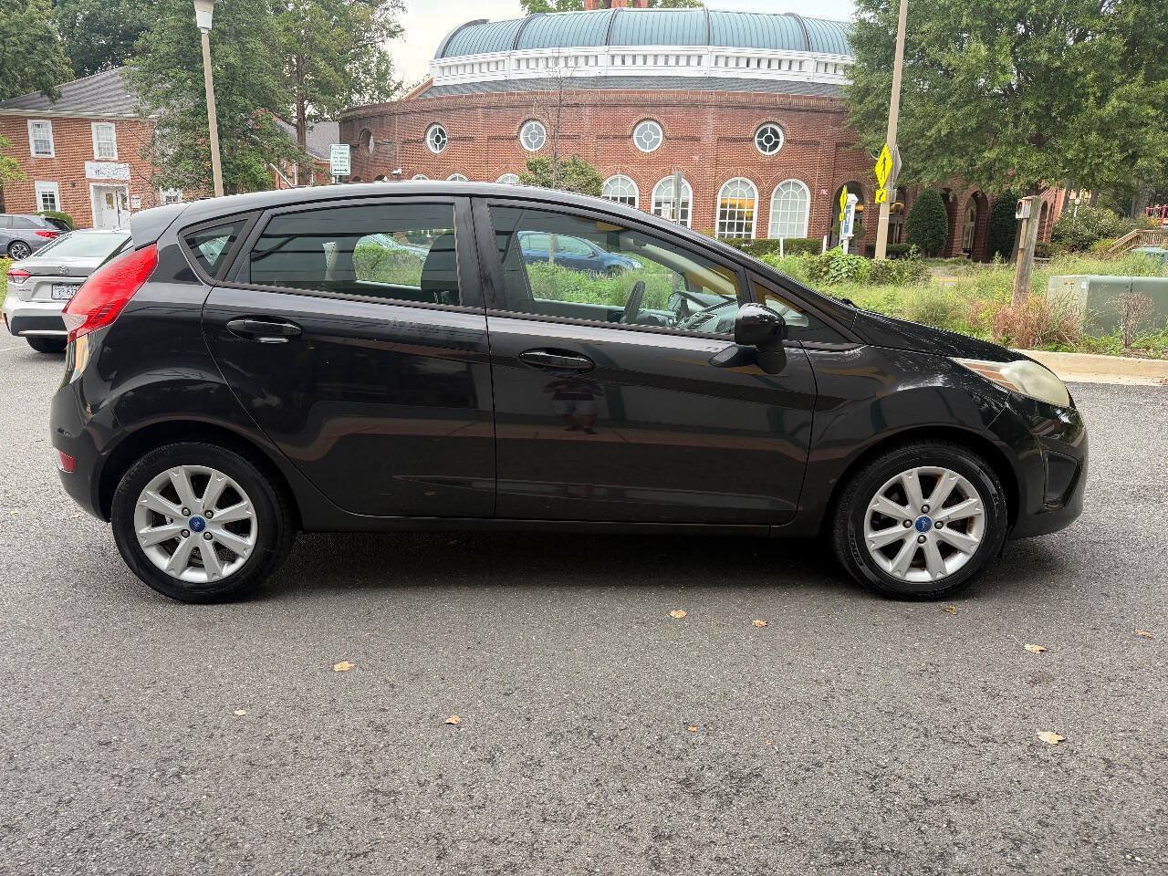 Used 2012 Ford Fiesta SE FWD image 7