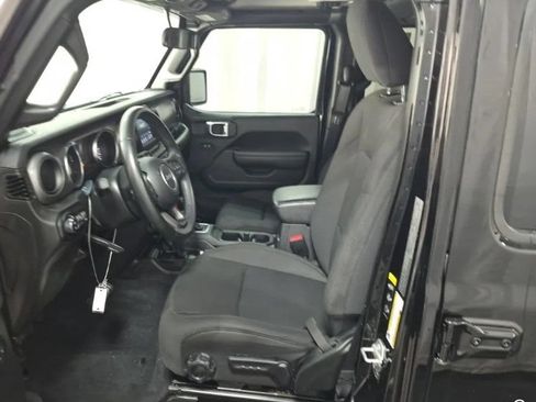 Used 2022 Jeep Gladiator Sport AWD/4WD image 8