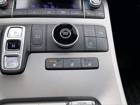 Used 2022 Hyundai Palisade SEL w/ Premium Package image 18