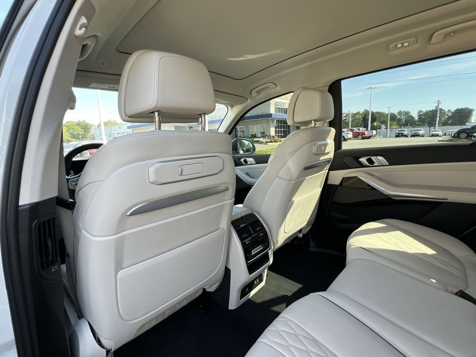 Used 2026 BMW X7 xDrive40i AWD/4WD image 23
