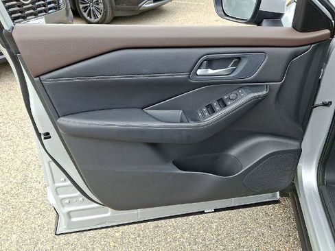 Certified 2023 Nissan Rogue SV w/ SV Premium B Package AWD/4WD image 13