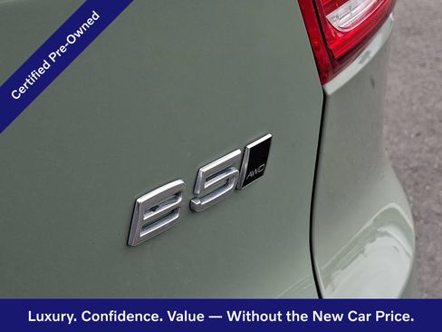 Certified 2025 Volvo XC40 B5 Plus AWD/4WD image 32