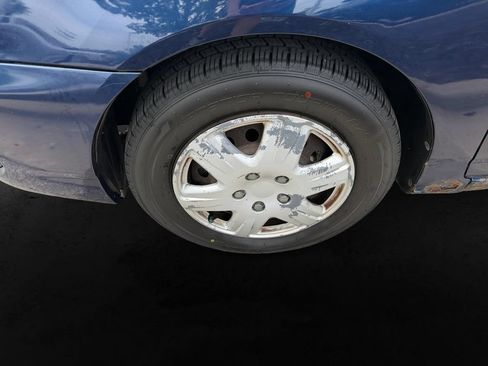Used 2005 Toyota Corolla LE w/ Audio Value Pkg FWD image 12