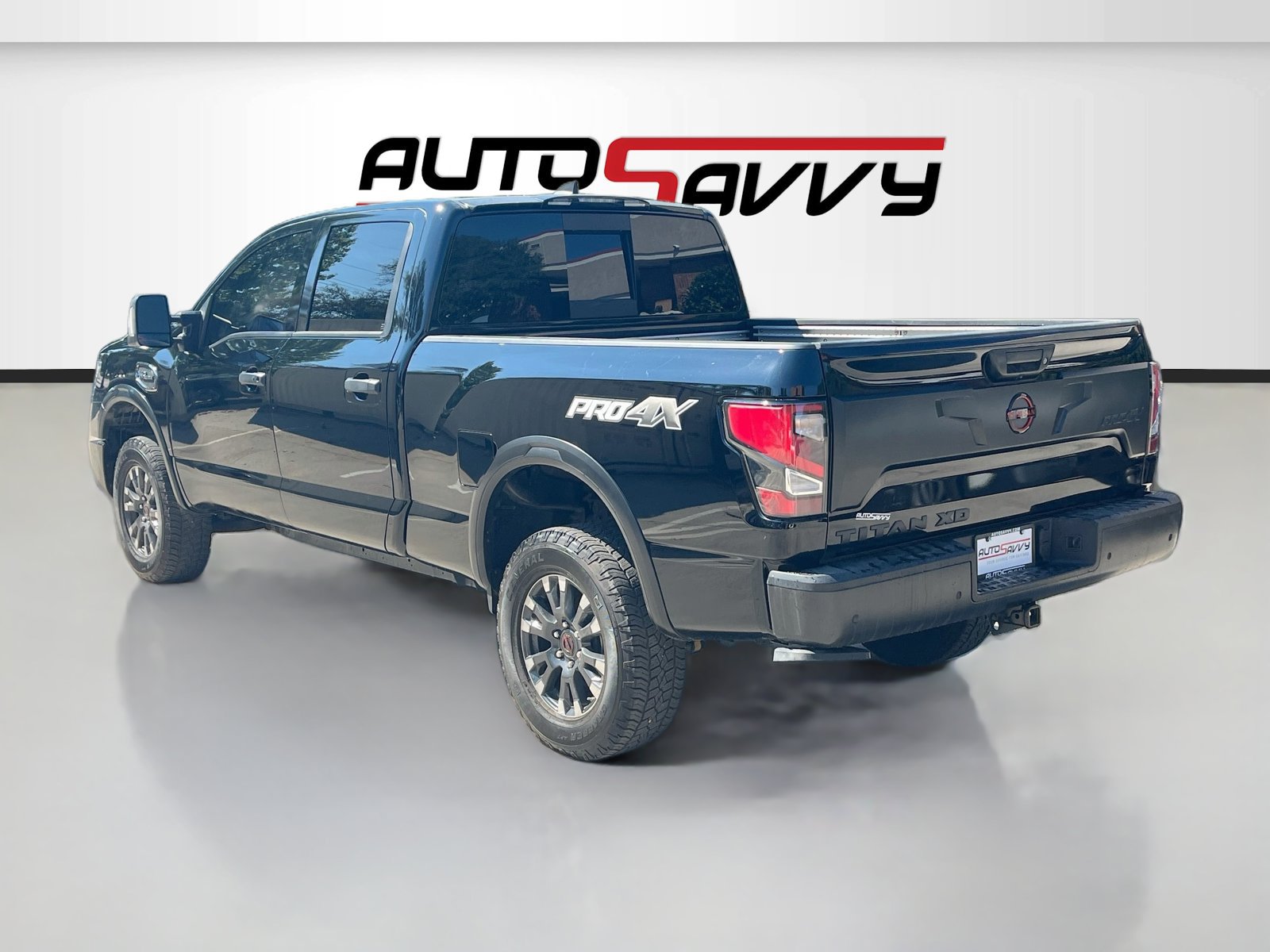 Used 2024 Nissan Titan PRO-4X w/ Pro-4x Convenience Package AWD/4WD image 5