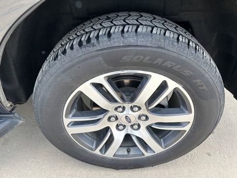 Used 2024 Ford Expedition Limited AWD/4WD image 10