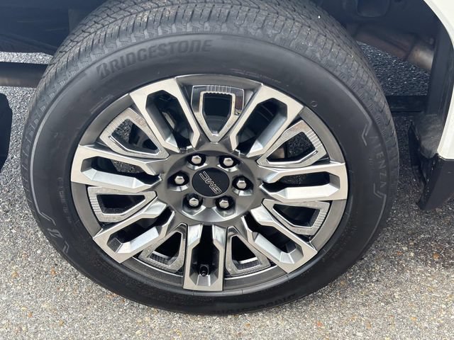 Used 2025 GMC Sierra 1500 Denali Ultimate AWD/4WD image 5