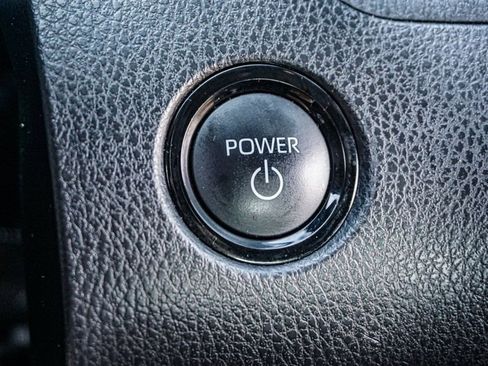 Used 2025 Toyota Camry SE image 40