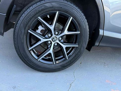 Used 2018 Toyota RAV4 SE w/ All Weather Liner Package FWD image 44