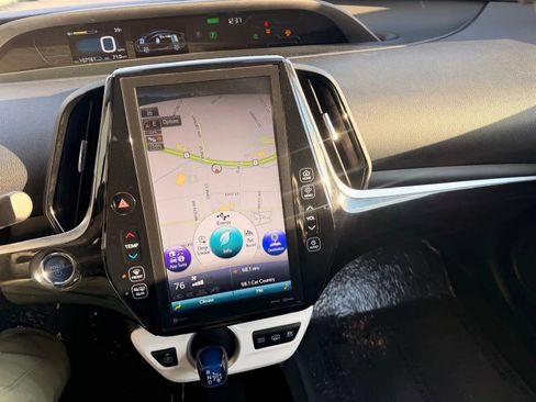 Used 2019 Toyota Prius Prime Plus image 18