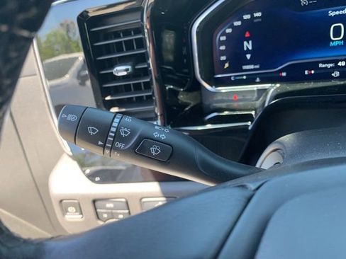 Used 2022 Chevrolet Silverado 1500 LT AWD/4WD image 27