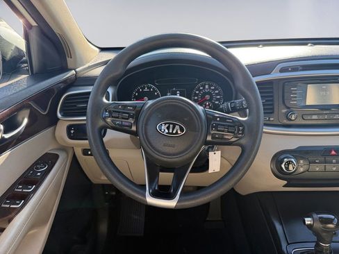Used 2016 Kia Sorento LX FWD image 14