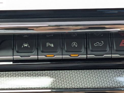 Used 2022 Chevrolet Silverado 1500 ZR2 w/ Technology Package image 31