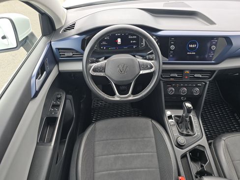 Used 2022 Volkswagen Taos SE image 20