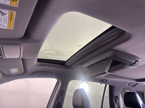 Used 2019 Honda Pilot Elite image 17