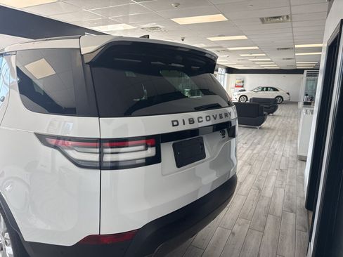 Used 2020 Land Rover Discovery SE AWD/4WD image 5