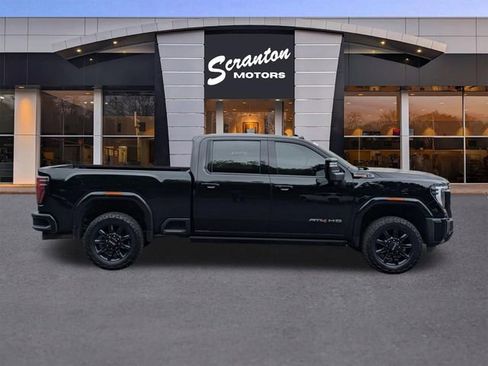 Used 2024 GMC Sierra 2500 AT4 w/ AT4 Premium Plus Package AWD/4WD image 6