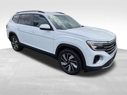 Used 2024 Volkswagen Atlas SE FWD image 17
