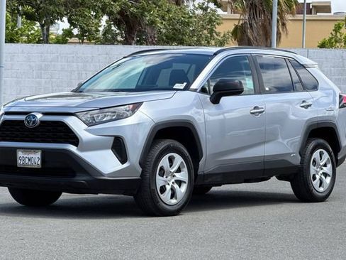 Used 2022 Toyota RAV4 LE AWD/4WD image 8