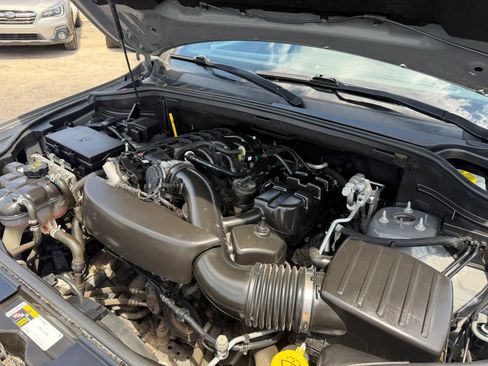 Used 2019 Jeep Grand Cherokee Laredo AWD/4WD image 45