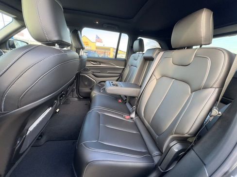 New 2026 Jeep Grand Cherokee Limited w/ Limited Altitude Package AWD/4WD image 15