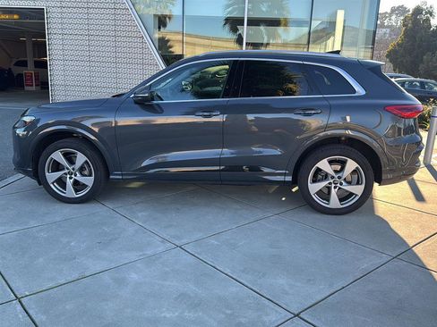 Used 2025 Audi Q5 Premium Plus w/ Premium Plus image 9