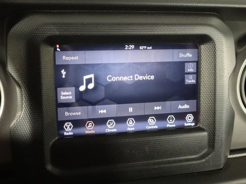 Used 2022 Jeep Wrangler Sport AWD/4WD image 29