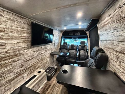 Used 2023 Mercedes-Benz Sprinter 1500 image 23
